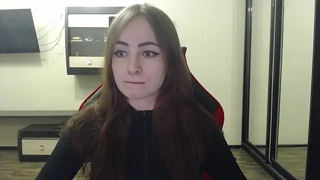 Snapshot of Laralianna chatting on 01/17/25, 10:33 Laralianna online show from 01/17/25, 10:33