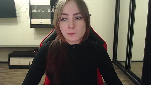 Snapshot of Laralianna chatting on 02/20/25, 08:47 Laralianna online show from 02/20/25, 08:47