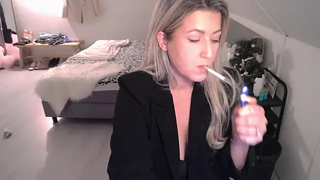 Snapshot of TessToy chatting on 12/09/24, 06:25 TessToy online show from 12/09/24, 06:25