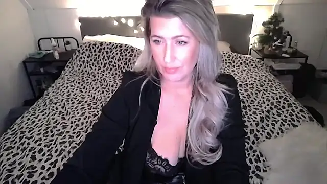 Snapshot of TessToy chatting on 01/06/25, 05:16 TessToy online show from 01/06/25, 05:16