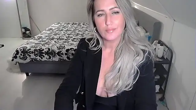 Snapshot of TessToy chatting on 02/03/25, 06:39 TessToy online show from 02/03/25, 06:39