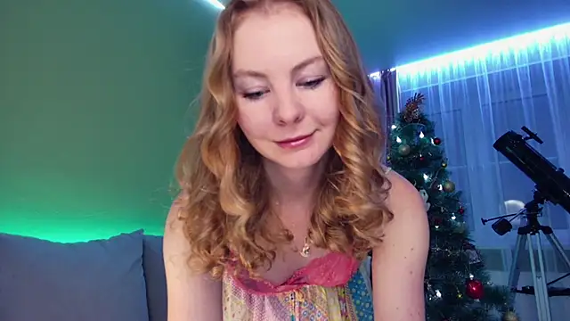 Snapshot of Cuddle_Cat chatting on 01/01/25, 05:43 Cuddle Cat online show from 01/01/25, 05:43