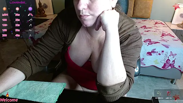 Snapshot of Barbiegomez chatting on 03/13/25, 09:21 Barbiegomez online show from 03/13/25, 09:21