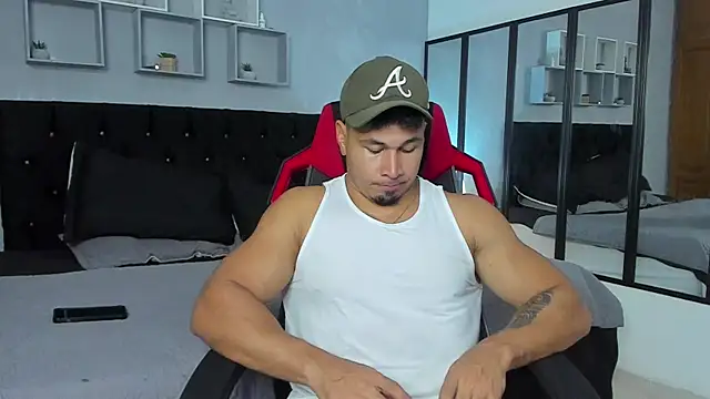 tyler hank01 online show from 10/30/25, 06:19