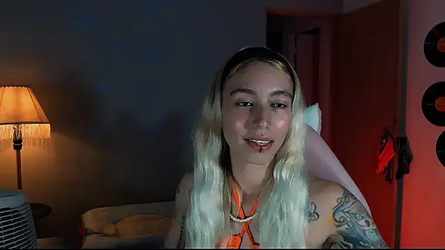 Saucy Jenn online show from 01/05/25, 03:00