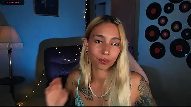 Saucy Jenn online show from 02/20/25, 01:03