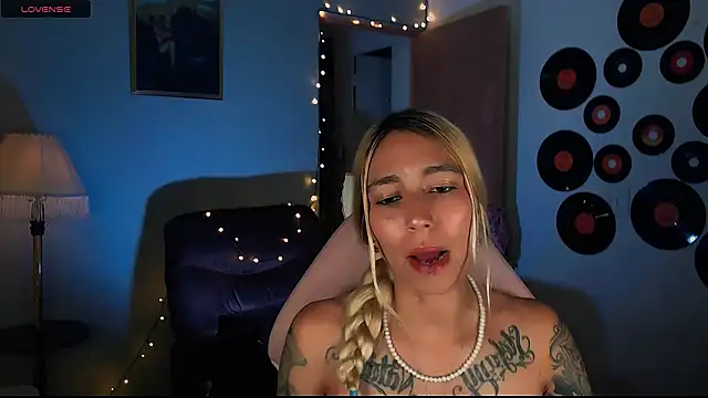 Saucy Jenn online show from 02/21/25, 04:40