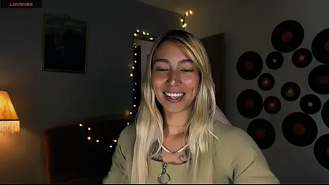 Saucy Jenn online show from 03/01/25, 01:53
