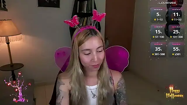 Saucy Jenn online show from 11/01/25, 03:41