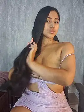 Valentinne z online show from 10/12/25, 02:10