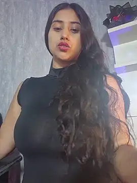 Valentinne z online show from 10/24/25, 03:25