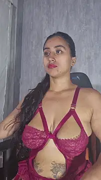 Valentinne z online show from 11/07/25, 10:32