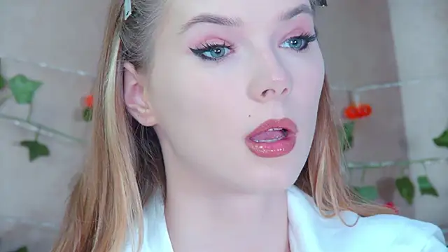 Snapshot of GentleRossi chatting on 10/21/25, 03:24 GentleRossi online show from 10/21/25, 03:24