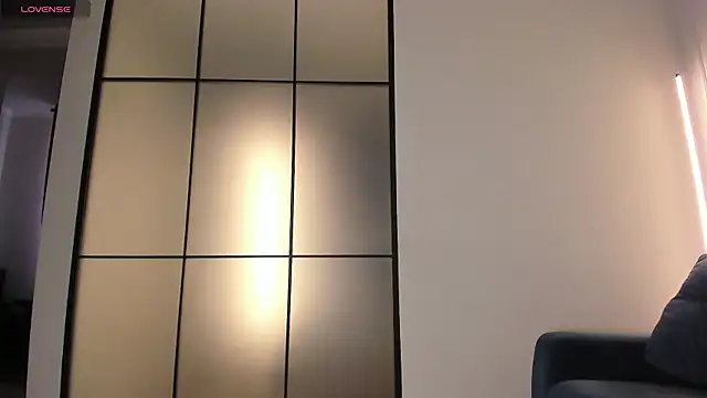 Lunaonekiss online show from 10/17/25, 09:56