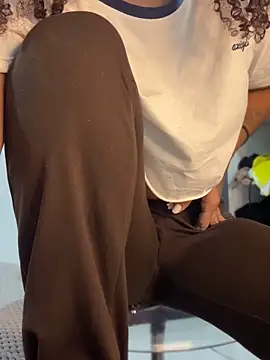 Snapshot of stormyy_ chatting on 10/07/25, 12:19 stormyy online show from 10/07/25, 12:19