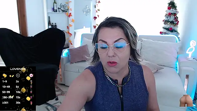 Snapshot of Myrnasexxx chatting on 12/09/24, 03:22 Myrnasexxx online show from 12/09/24, 03:22