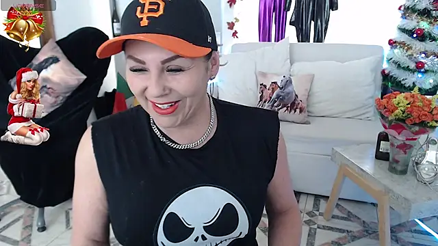 Snapshot of Myrnasexxx chatting on 12/13/24, 03:54 Myrnasexxx online show from 12/13/24, 03:54