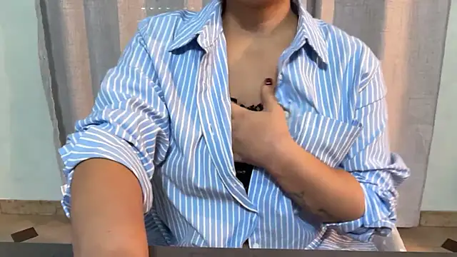 Snapshot of pic91 chatting on 10/19/25, 03:56 pic91 online show from 10/19/25, 03:56