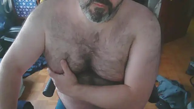 Snapshot of mikeyhotbear chatting on 01/03/25, 03:55 mikeyhotbear online show from 01/03/25, 03:55