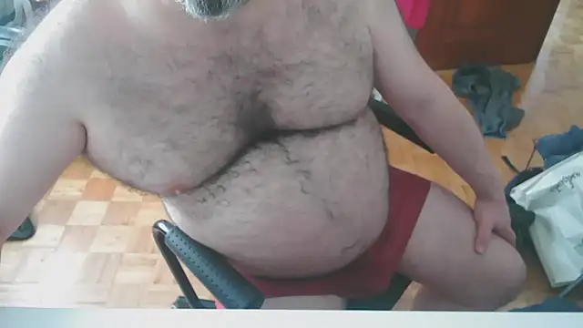 Snapshot of mikeyhotbear chatting on 02/17/25, 11:55 mikeyhotbear online show from 02/17/25, 11:55