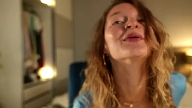 Snapshot of Special___ chatting on 09/28/25, 04:07 Special online show from 09/28/25, 04:07