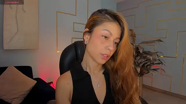 Snapshot of ErikaBenz_ chatting on 02/01/25, 12:16 ErikaBenz online show from 02/01/25, 12:16