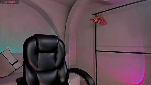 ErikaBenz  online show from 10/21/25, 12:17