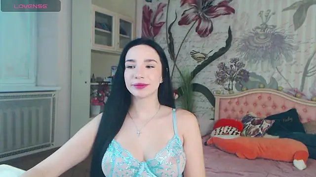 Snapshot of AliciaBow chatting on 12/20/24, 01:22 AliciaBow online show from 12/20/24, 01:22