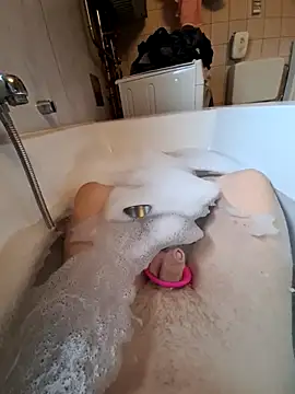 Snapshot of toeloverlive chatting on 10/09/25, 08:23 toeloverlive online show from 10/09/25, 08:23