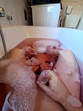 Snapshot of toeloverlive chatting on 11/10/25, 12:26 toeloverlive online show from 11/10/25, 12:26