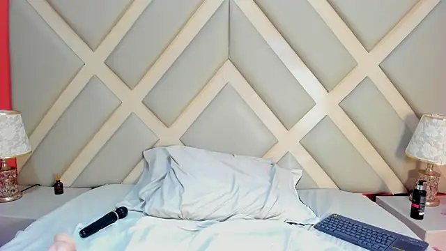 Snapshot of SSCARLETH_ chatting on 12/12/24, 02:22 SSCARLETH online show from 12/12/24, 02:22