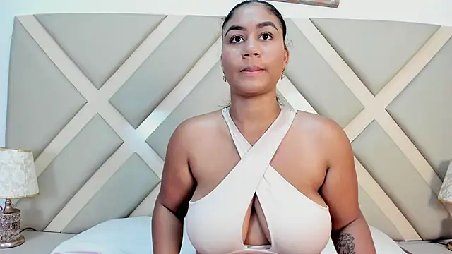 Snapshot of SSCARLETH_ chatting on 02/06/25, 11:32 SSCARLETH online show from 02/06/25, 11:32