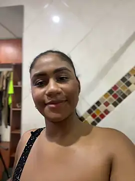 Snapshot of SSCARLETH_ chatting on 03/06/25, 07:21 SSCARLETH online show from 03/06/25, 07:21