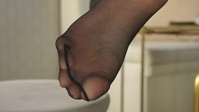 Snapshot of iris_vega9 chatting on 11/16/25, 01:06 iris vega9 online show from 11/16/25, 01:06