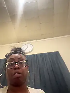 Snapshot of Goddesskarisma chatting on 10/30/25, 07:36 Goddesskarisma online show from 10/30/25, 07:36