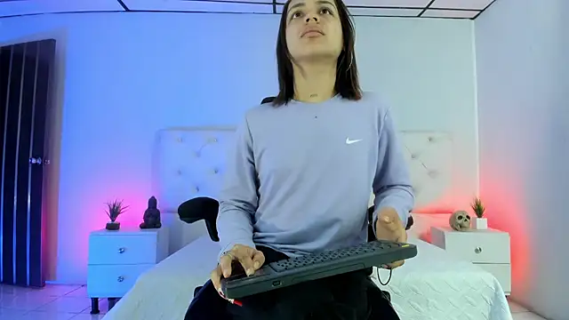 Aron cruz online show from 10/18/25, 01:12