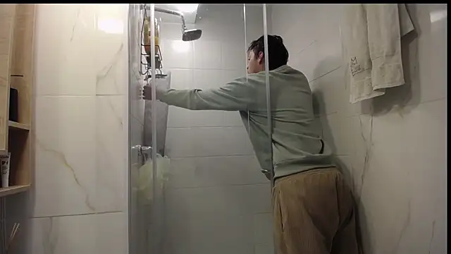 Santiago kiler online show from 10/23/25, 11:31