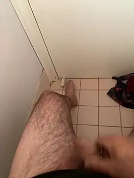 Snapshot of hairysmallcockguy chatting on 12/09/24, 05:18 hairysmallcockguy online show from 12/09/24, 05:18
