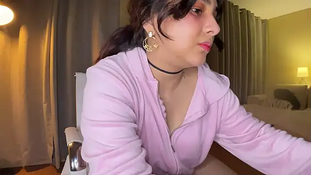 xSelena online show from 12/18/24, 05:15