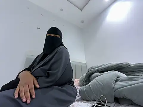 Submissive Arab online show from 12/27/24, 04:54