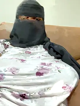 Submissive Arab online show from 10/10/25, 12:37