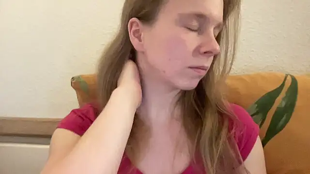 SweetLucy96 online show from 03/05/25, 03:07