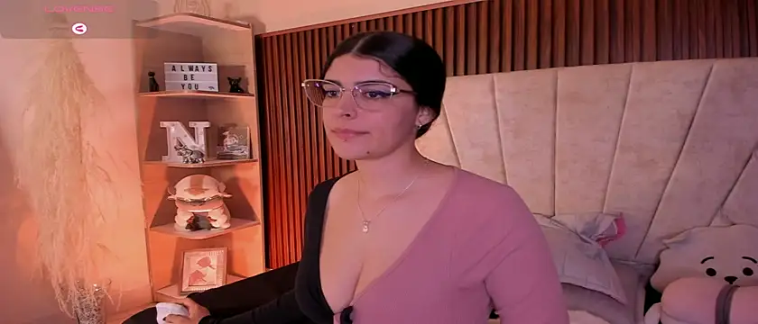  Niah  online show from 10/21/25, 08:09