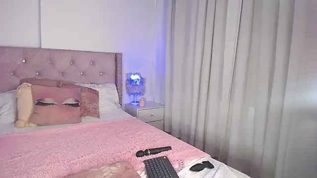 Snapshot of destinysweet21 chatting on 02/02/25, 03:07 destinysweet21 online show from 02/02/25, 03:07