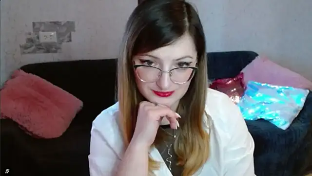 Snapshot of Arielsssplash chatting on 11/14/25, 08:02 Arielsssplash online show from 11/14/25, 08:02