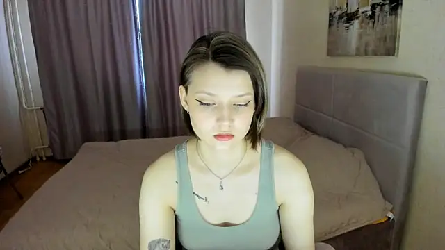 Snapshot of SoniNesti chatting on 03/22/25, 11:42 SoniNesti online show from 03/22/25, 11:42