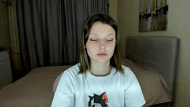 SoniNesti online show from 10/14/25, 02:29