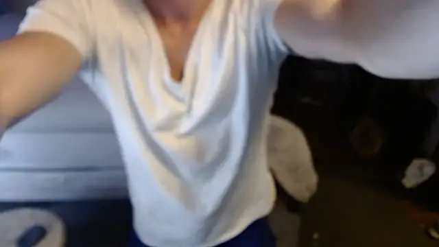 Snapshot of slapsmacks chatting on 12/23/24, 06:05 slapsmacks online show from 12/23/24, 06:05