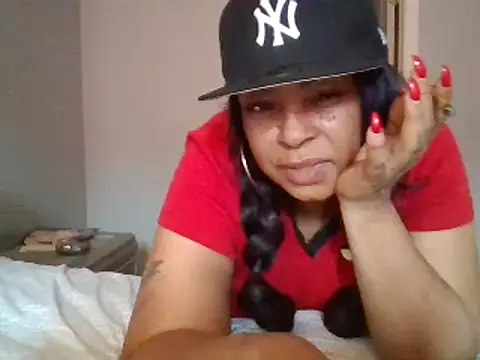 MSweetLindaParks online show from 01/13/25, 05:02