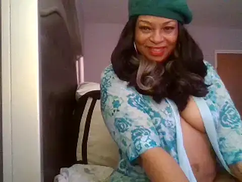 MSweetLindaParks online show from 01/25/25, 03:52